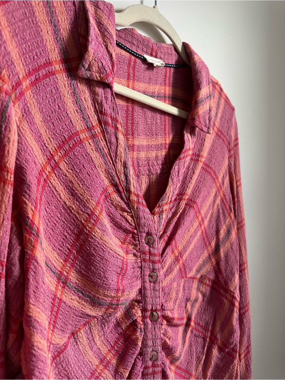Anthropologie Pilcro Ruched Deep V-Neck Pink Buttondown Plaid Blouse Women’s M - Picture 7 of 10